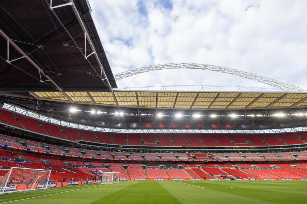 السباق على اللقب يتعقد: السيتيزن يواجه أسطورة كأس الاتحاد الإنجليزي