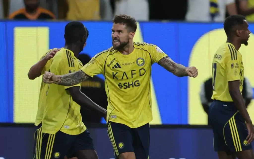 النصر يترقب قرار حاسم بشأن مارتينيز قبل صدام الكلاسيكو الناري